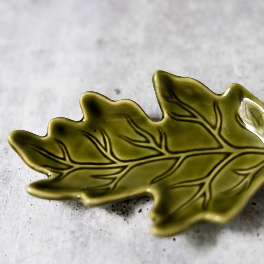 Sur la Table green ceramic pottery oak leaf trinket appetizer soap dish 6